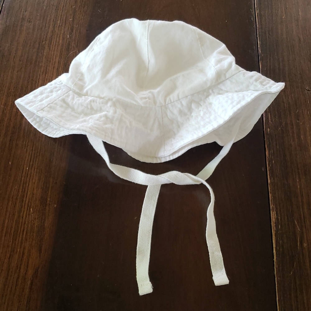 100%Organic Cotton, Baby Sun Hat with Ties - White
